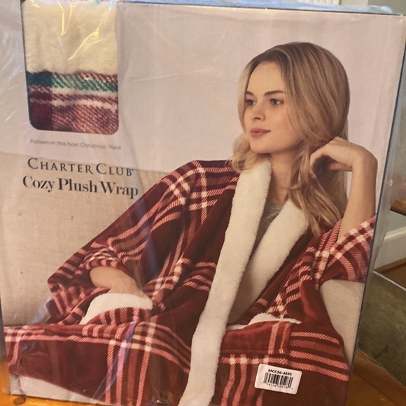 Red Green Plaid Plush Cape Coat with Deep Pockets NEW ! - Picture 9 of 11